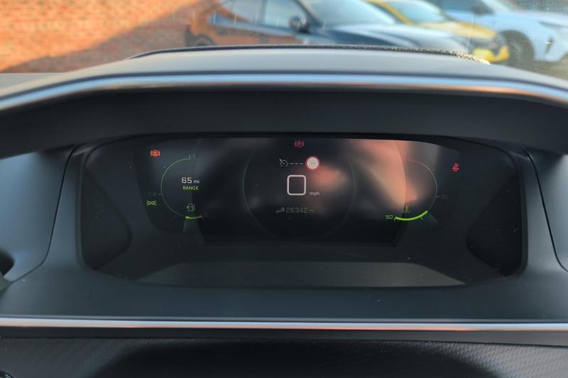 Used Peugeot 2008 NU71DZJ 38