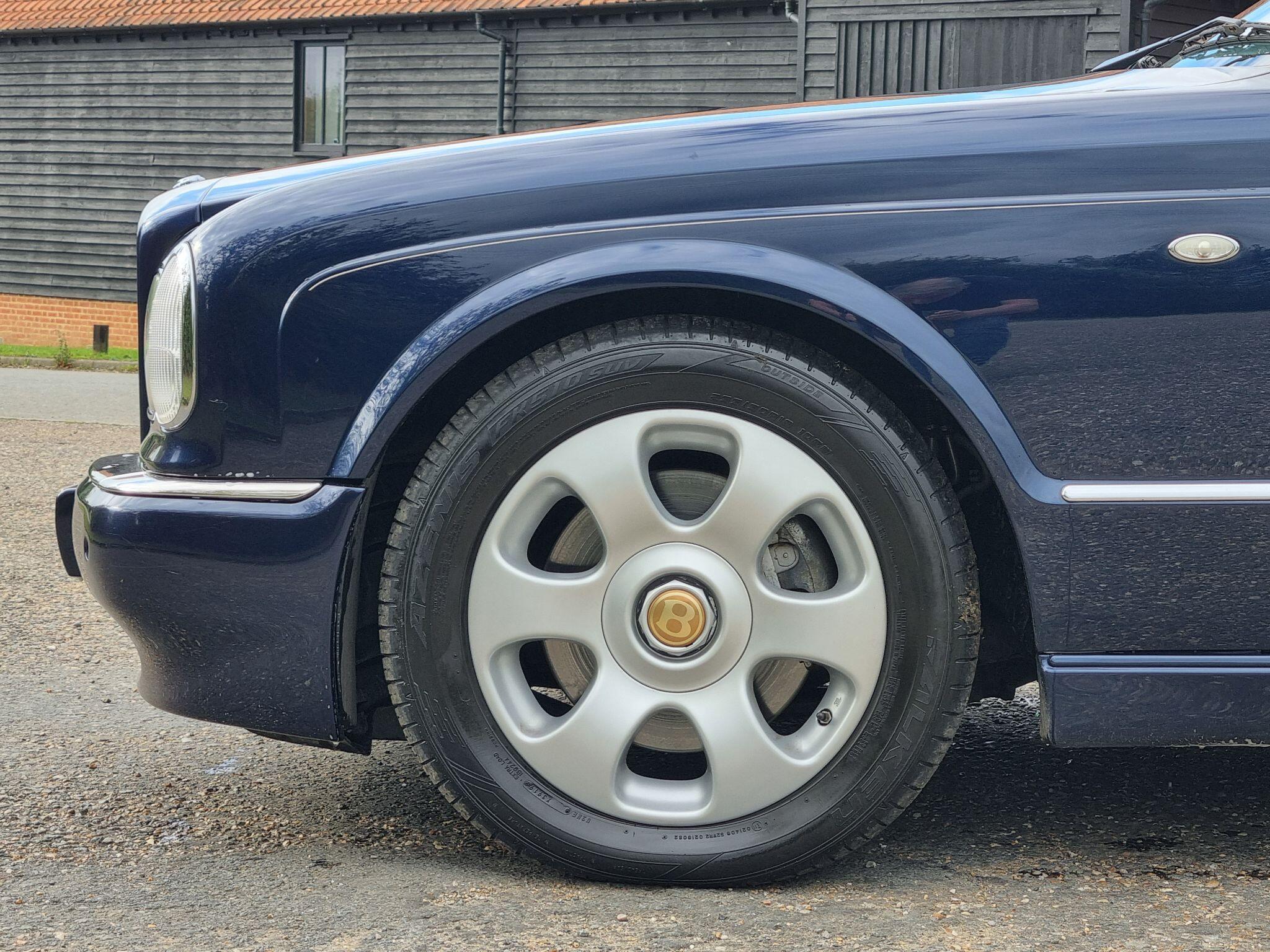 Bentley Arnage 6.8 R Saloon 4dr Petrol Automatic (495 g/km, 400 bhp) — photo 5