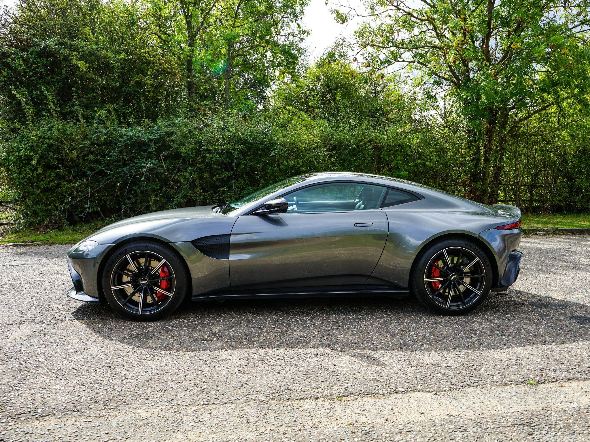 Aston Martin Vantage 4.0 V8 Auto Euro 6 2dr — photo 2