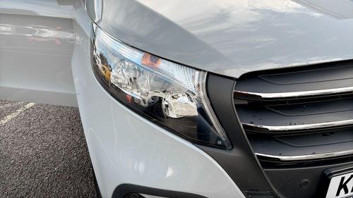 Mercedes-Benz Vito Photo at-460cdf8284904094a7d095cd92b554ba.jpg