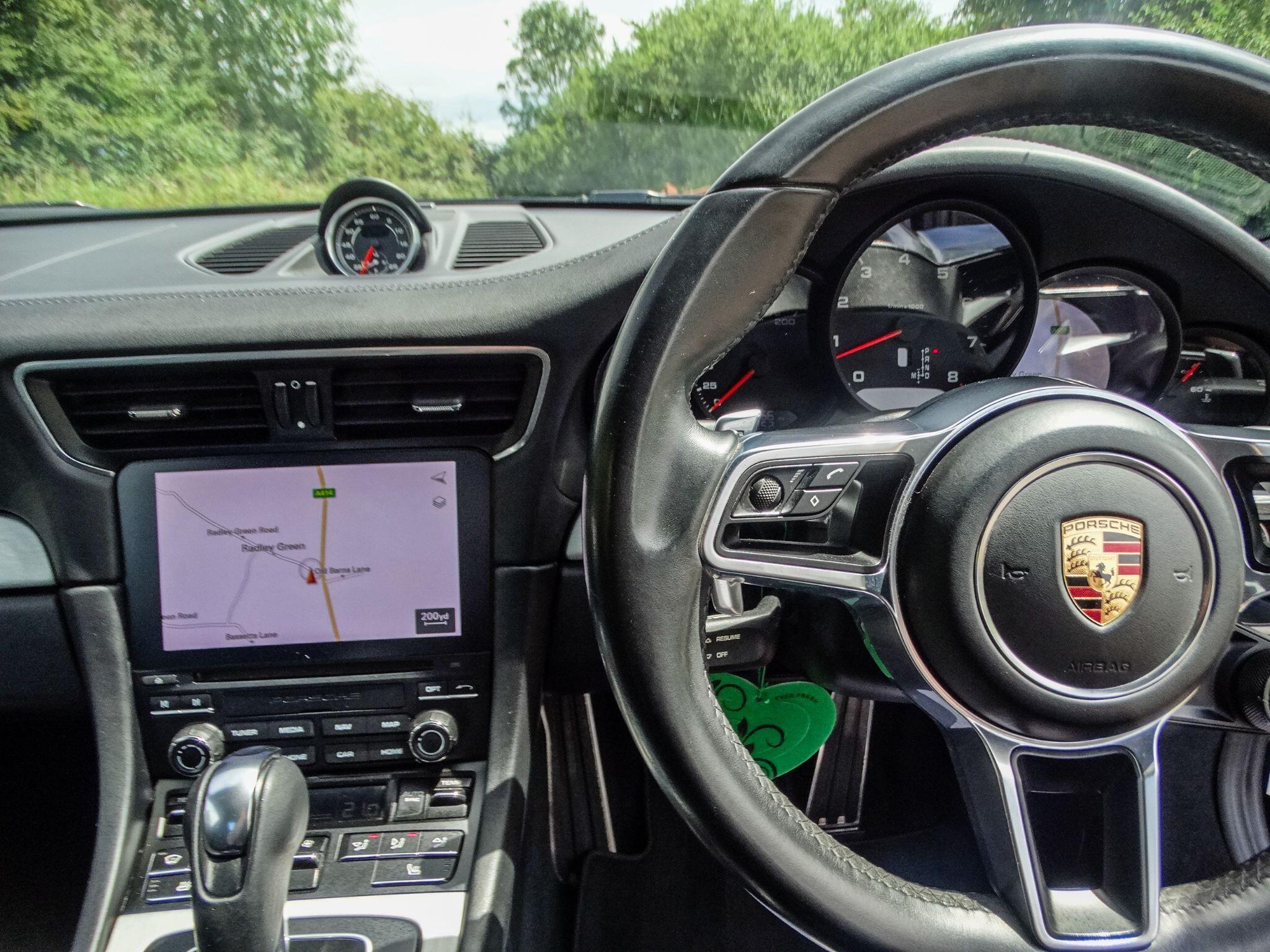 Porsche 911 — photo 8