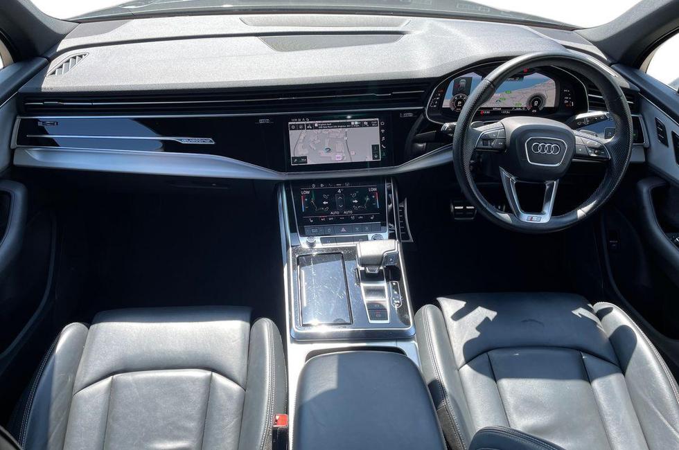 Audi Q7 Photo at-463476ca5ce54126a9d45aa2592c252d.jpg