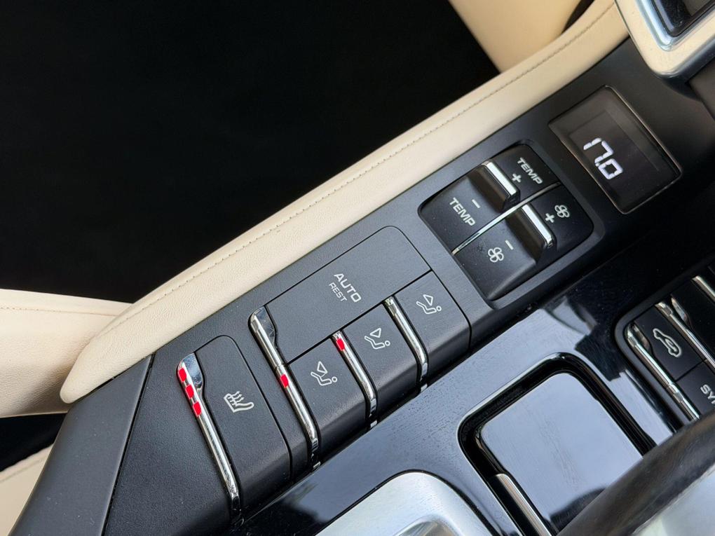 Used Porsche Cayenne W121GHT 29
