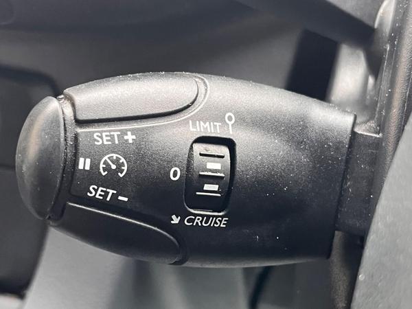 Used Peugeot Expert KV72XRT 39
