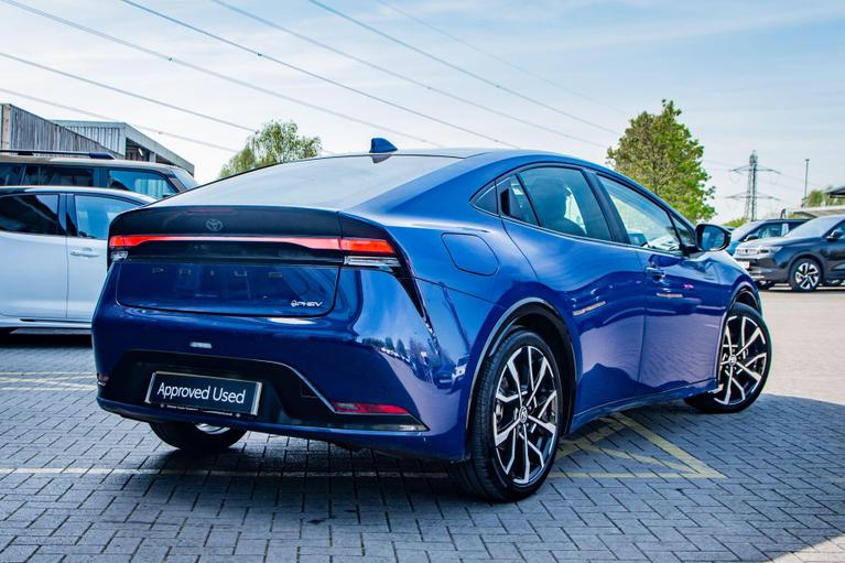 Used Toyota Prius WU25KUT 2
