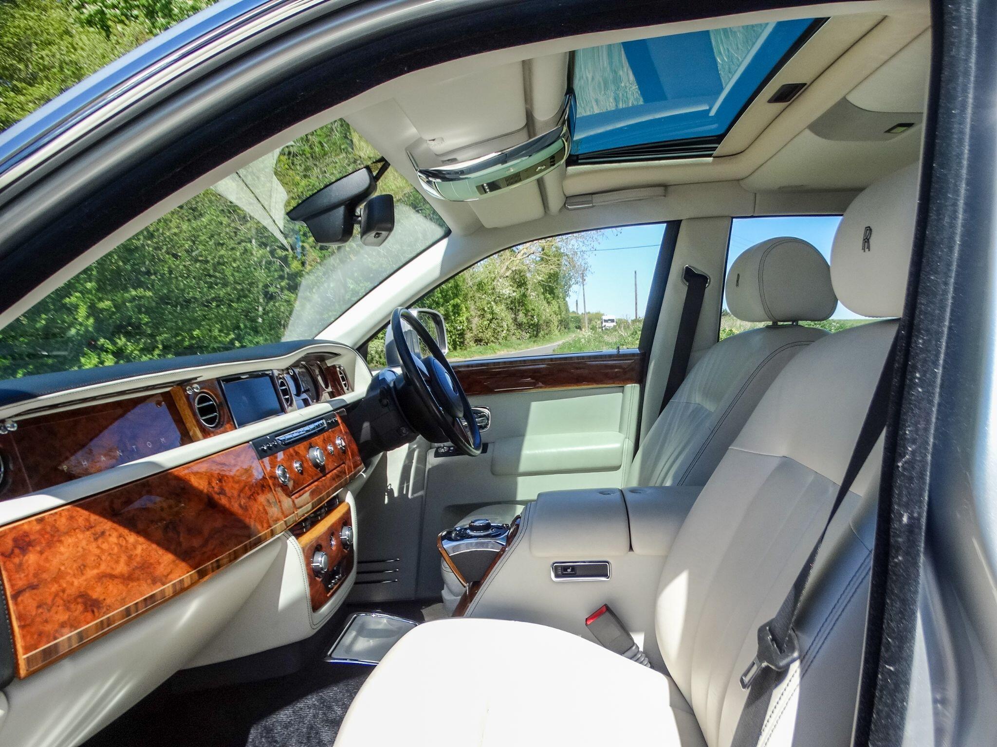 Rolls-Royce Phantom 6.7 V12 Saloon 4dr Petrol Auto Euro 5 (453 bhp) — photo 3