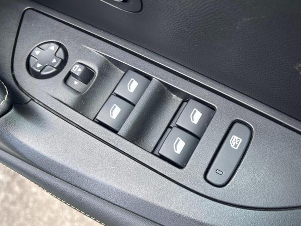 Used Peugeot E-2008 RO72YYM 28