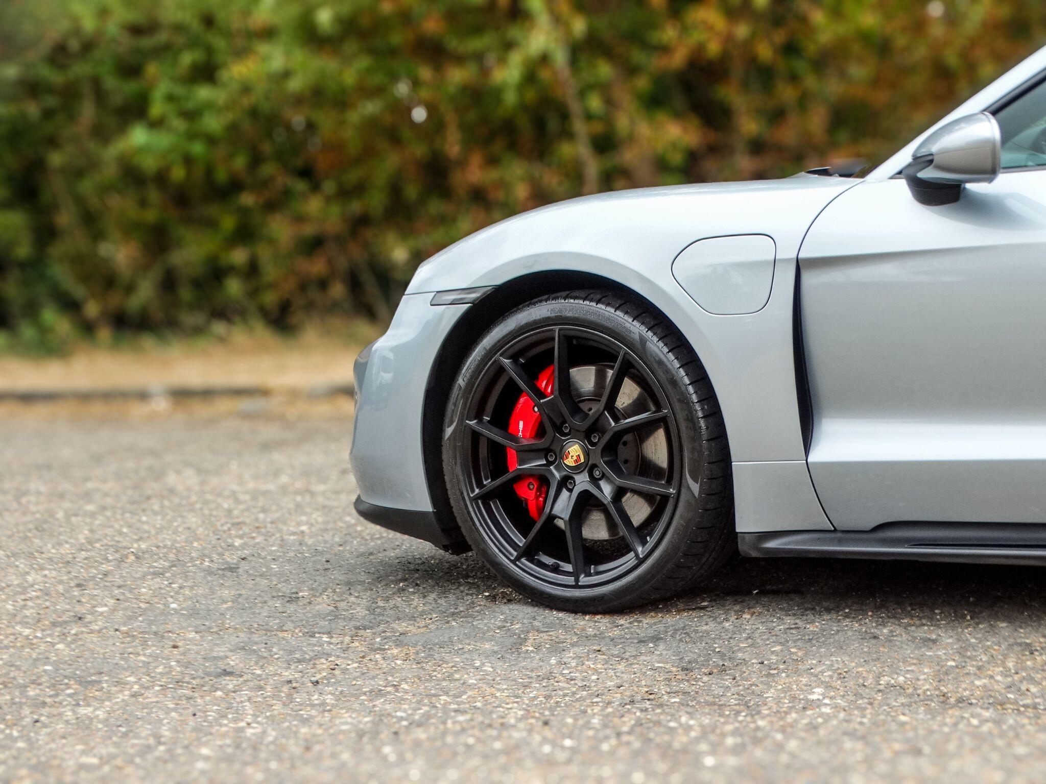 Porsche Taycan Performance Plus 93.4kWh GTS Sport Turismo Auto 4WD 5dr (11kW Charger) — photo 5
