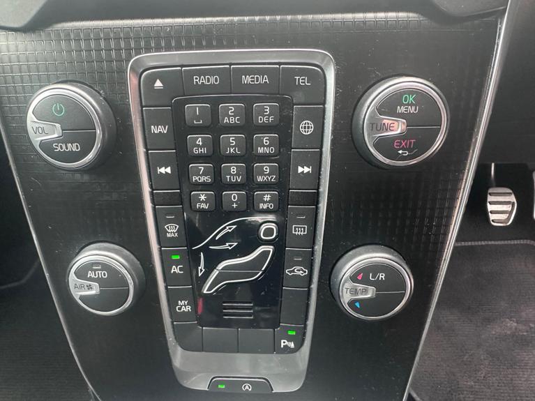 Used Volvo V40 RK67FUB 16