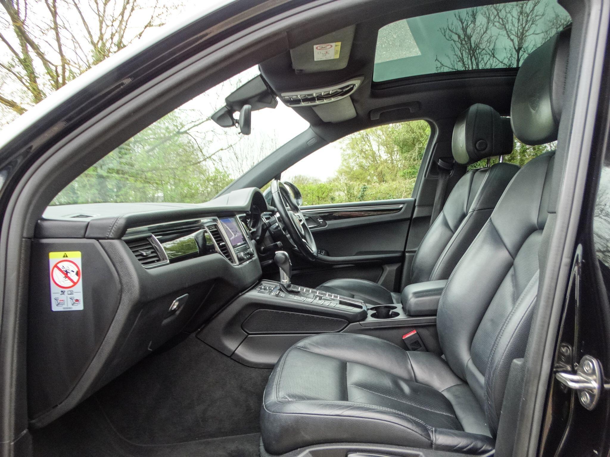 Porsche Macan 3.0 TD V6 S SUV 5dr Diesel PDK 4WD Euro 6 (s/s) (258 ps) — photo 3