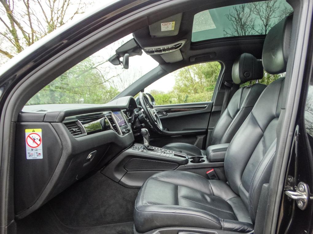 Used Porsche Macan GY67RYF 3