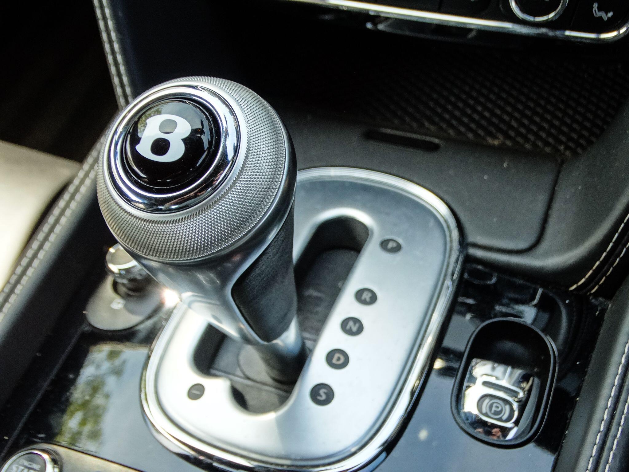 Bentley Continental 4.0 V8 GTC Convertible 2dr Petrol Auto 4WD Euro 5 (507 ps) — photo 25