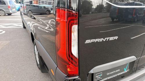 Mercedes-Benz Sprinter Photo at-48431306a6814dcaa1fb01b2cfc6b845.jpg