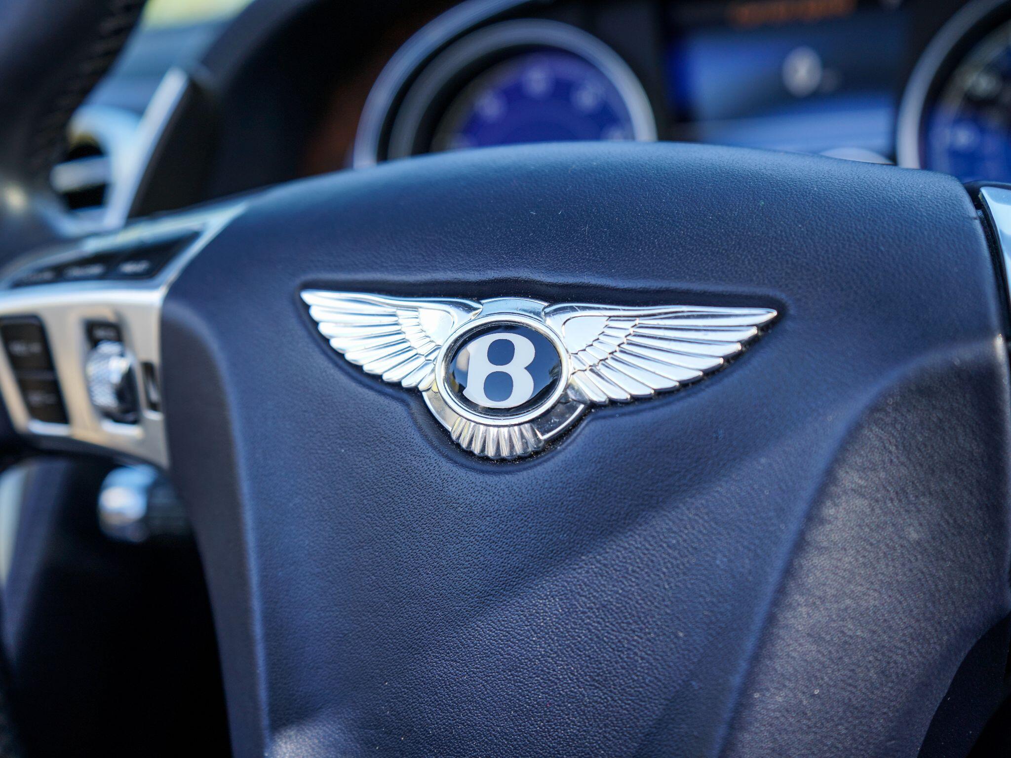 Bentley Continental 4.0 V8 GTC Convertible 2dr Petrol Auto 4WD Euro 6 (507 ps) — photo 35