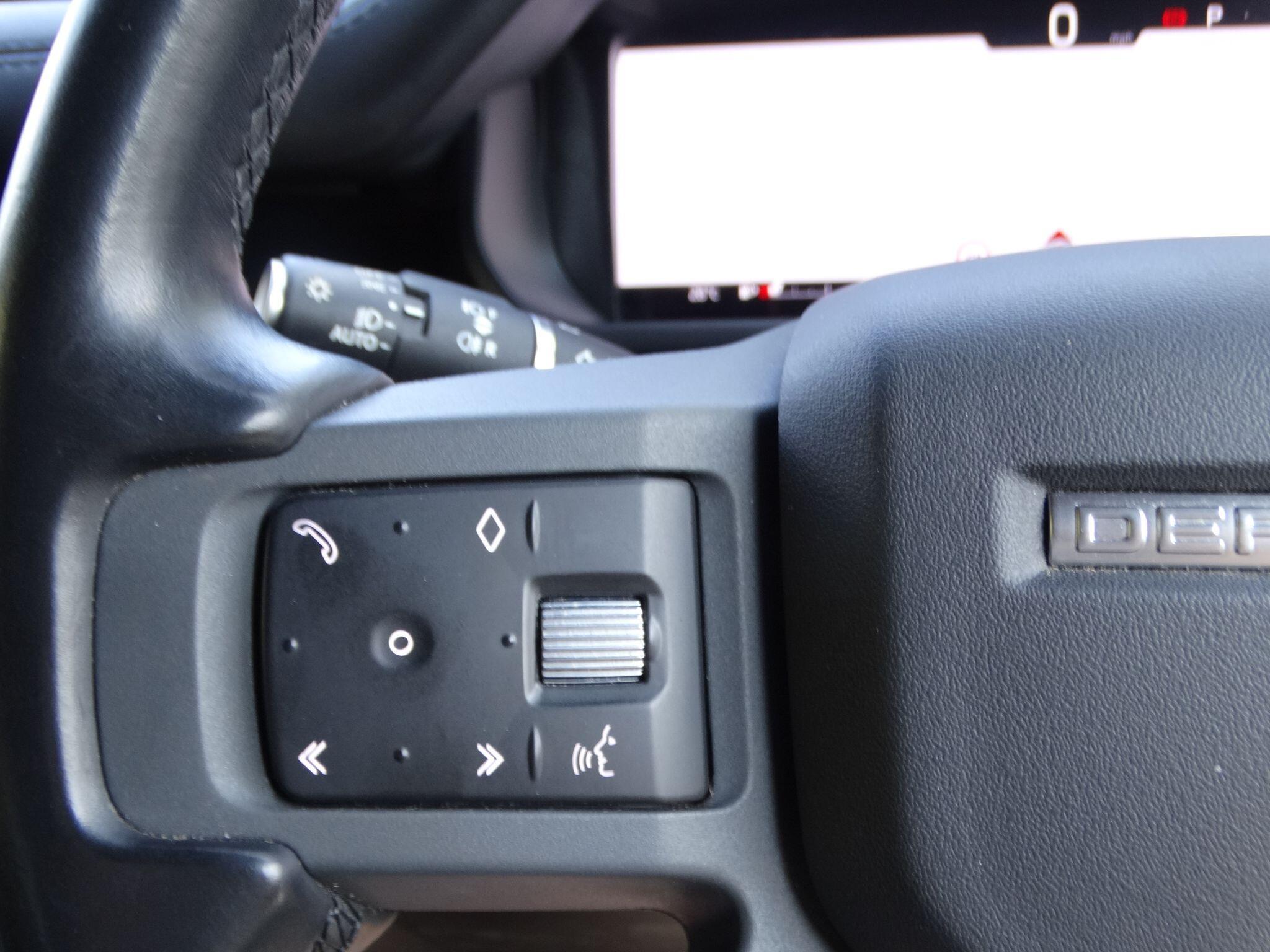 Land Rover Defender 110 3.0 D300 MHEV X-Dynamic HSE Auto 4WD Euro 6 (s/s) 5dr — photo 34