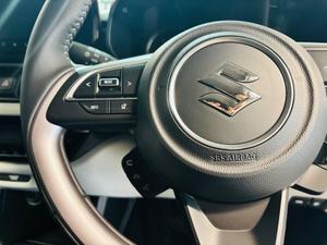 Suzuki Swift Photo 16