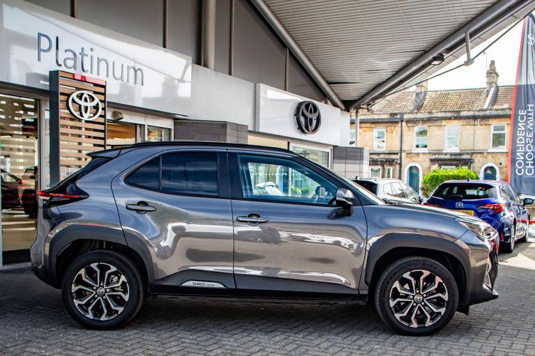 Used Toyota Yaris Cross RO74OJD 5