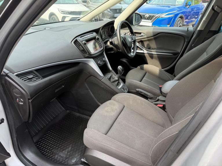 Used Vauxhall Zafira Tourer VN66YOP 30