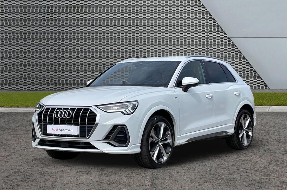 Audi Q3 Photo at-48e058ac6367410a8279e22818470bb4.jpg