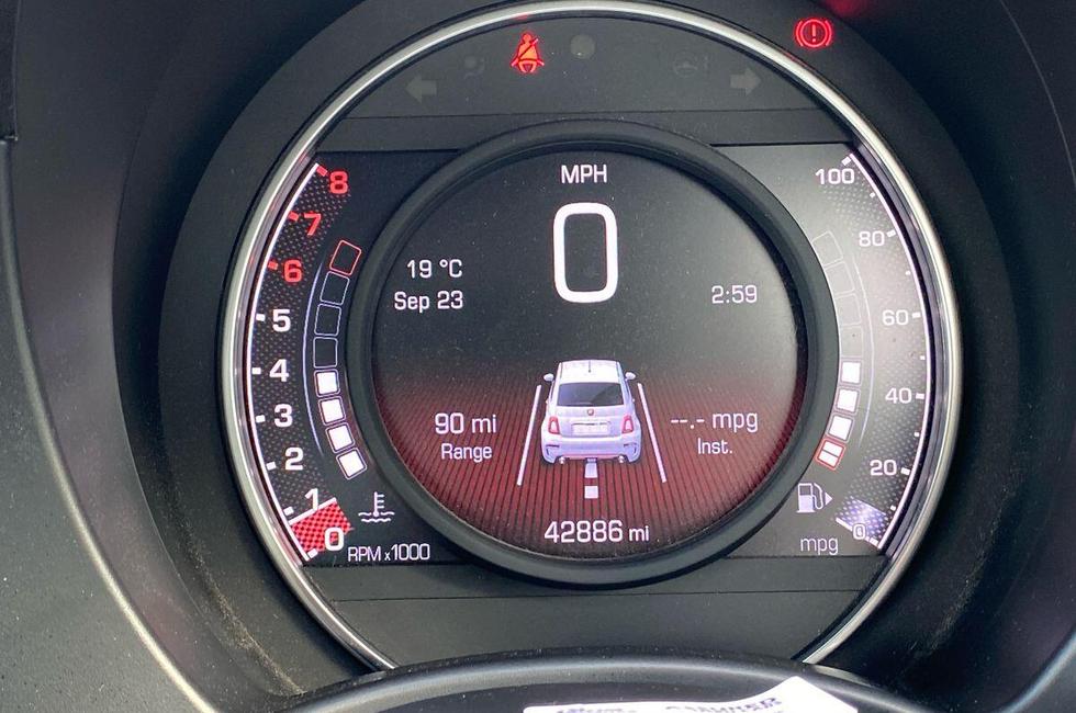 Abarth 595 Photo at-490080562bc94a76a5eb8598d6a5292a.jpg
