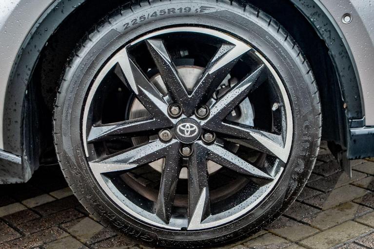 Used Toyota C-HR OY22LHP 17