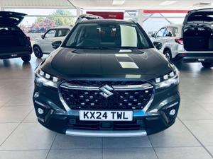 Suzuki S-Cross Photo 1