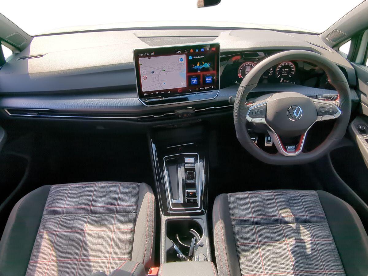 Volkswagen Golf Photo at-4951f9593e66477195de794058cb9ffe.jpg