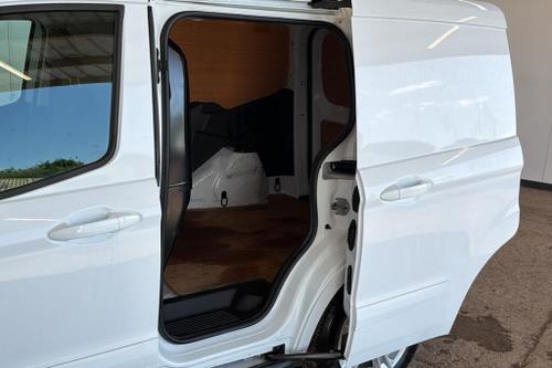 Ford TRANSIT COURIER Photo at-4956dd9a3233458886fc160400631f2c.jpg