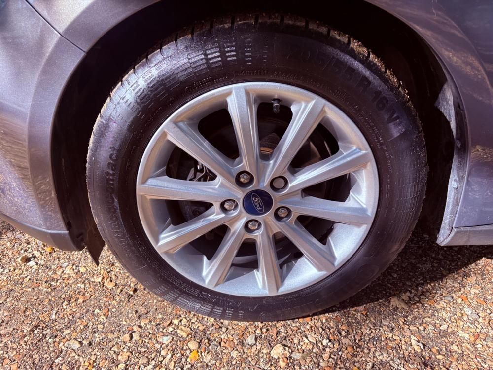 Ford Focus Photo at-49592c66f7ee489fb981136cec4039e9.jpg