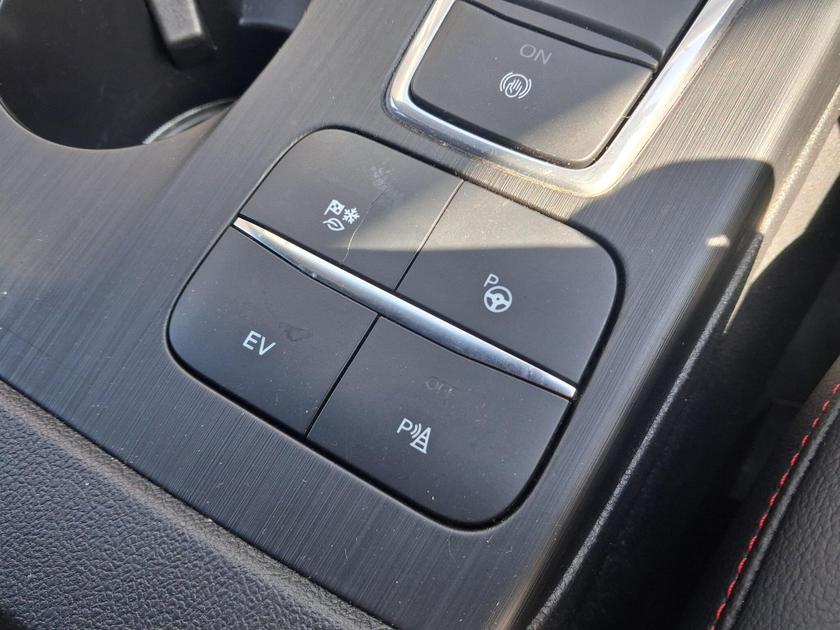 Ford Kuga Photo at-4984f45af11440fd8358b2cd85f39f78.jpg