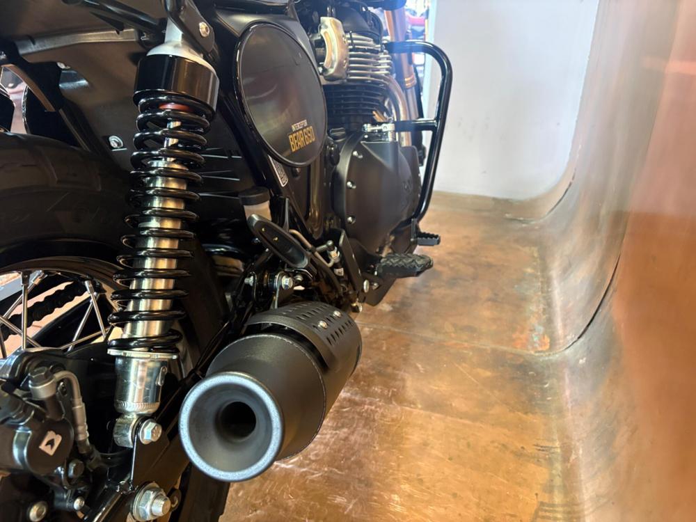 Royal Enfield Bear 650 Photo at-4998d4a9442d4cf78a3382d9da6eb5bb.jpg