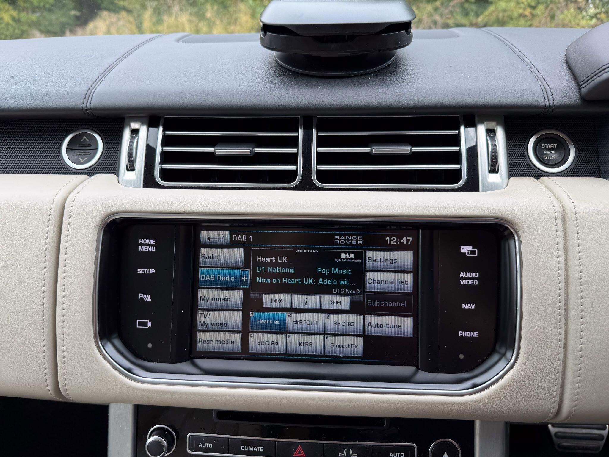 Land Rover Range Rover 4.4 SD V8 Autobiography Auto 4WD Euro 5 5dr — photo 26