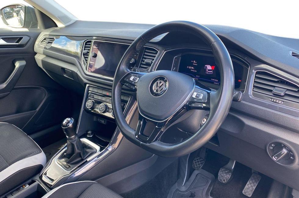 Volkswagen T-roc Photo at-49f30f5379334b9d8a6beb4ce69ca33f.jpg