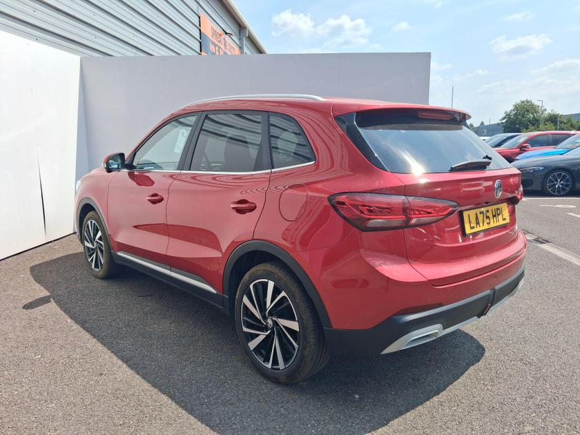 MG MG ZS Photo at-49f6c1549ca5426699bb8ee2fc4e64ed.jpg
