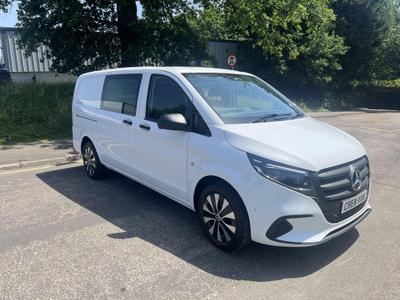 Used ~ Mercedes-Benz Vito 2.0 119 CDI SELECT Crew Van G-Tronic RWD L2 Euro 6 (s/s) 5dr at MBNI