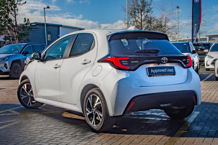 Used Toyota Yaris VK74XMR 19