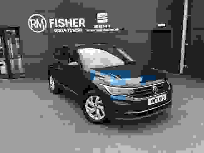 Used 2022 Volkswagen Tiguan 1.5 TSI Life DSG Euro 6 (s/s) 5dr Blue at RM Fisher