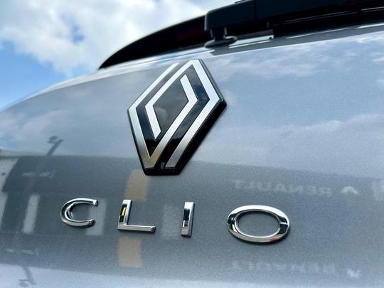 Renault Clio Photo at-4a77ca5e4bc44a28b0dbc3f1af082d5d.jpg