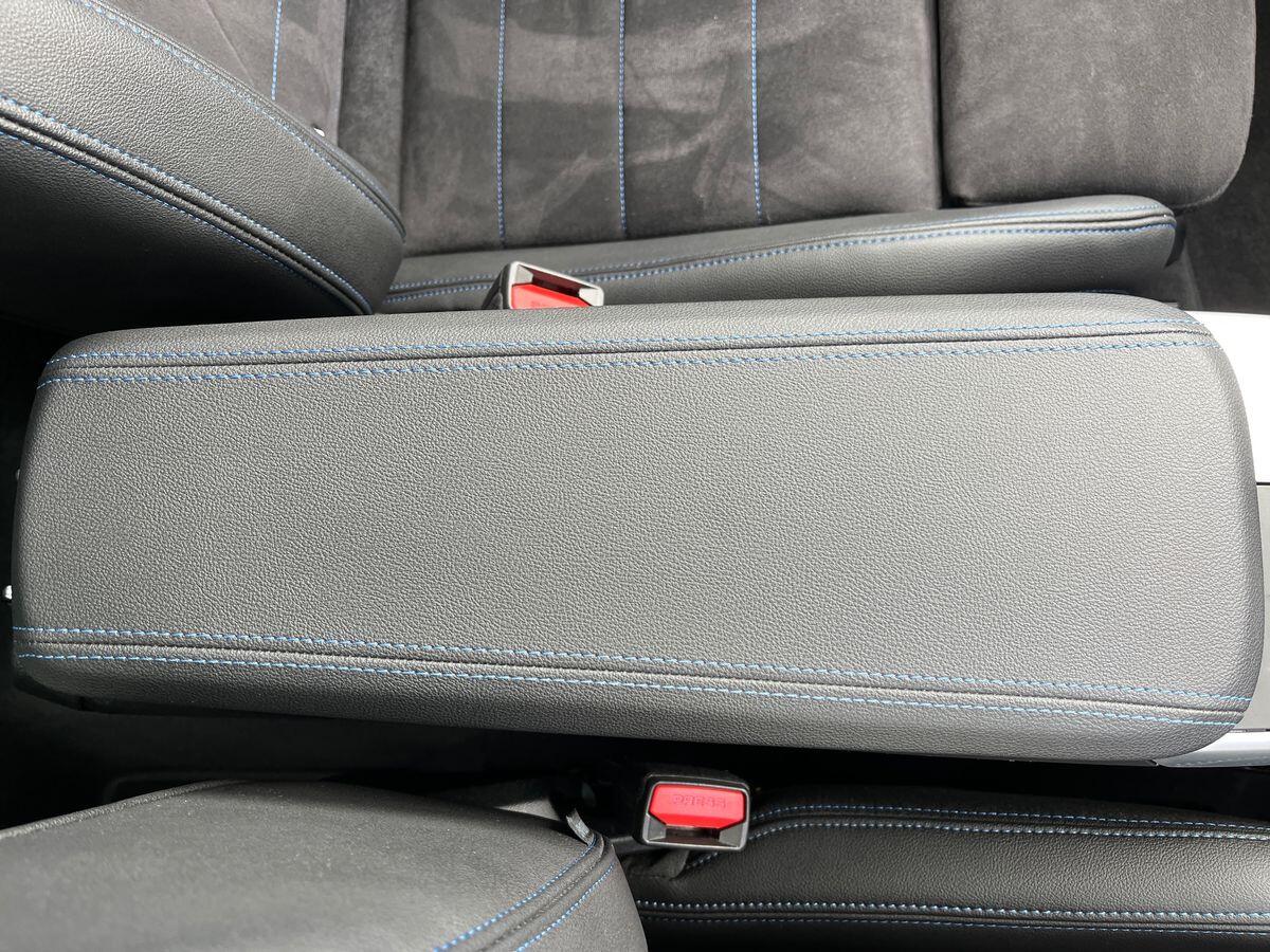 BMW 2 Series Active Tourer Photo 38