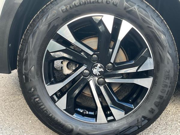 Used Peugeot E-2008 VU23SVN 44