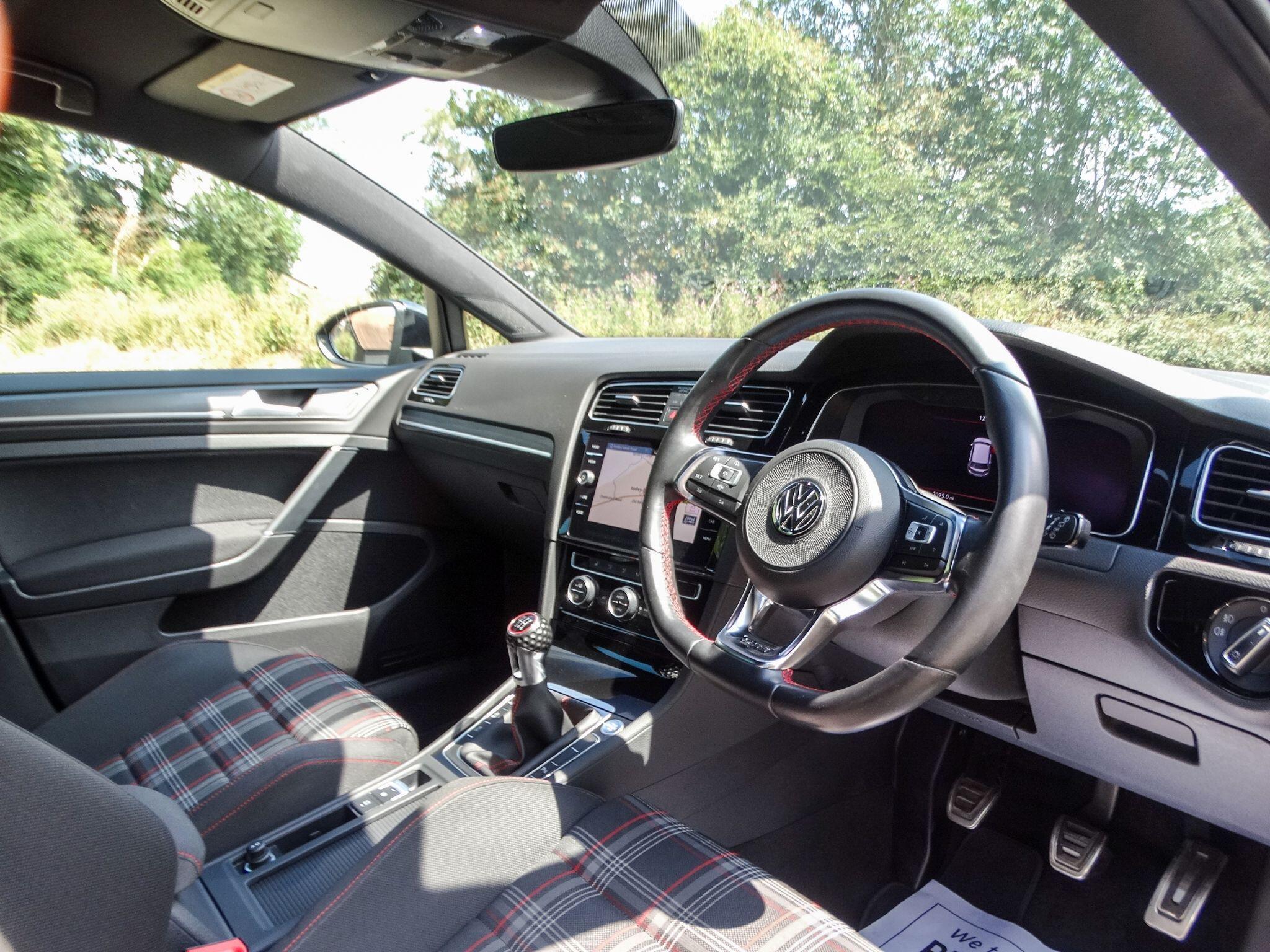 Volkswagen Golf 2.0 TSI GTI Performance Euro 6 (s/s) 5dr — photo 21