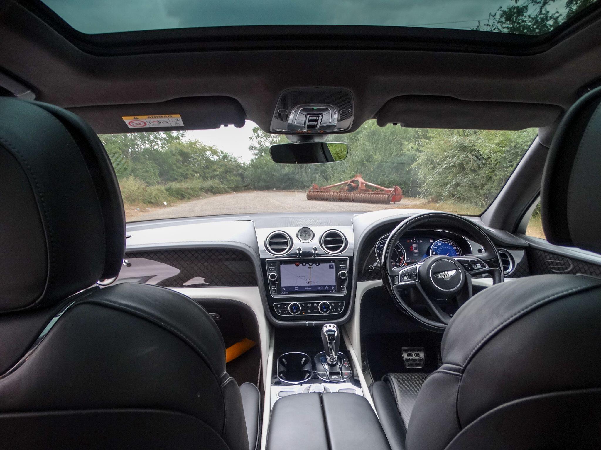 Bentley Bentayga 4.0 V8 Auto 4WD Euro 6 (s/s) 5dr — photo 19
