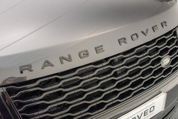 Land Rover RANGE ROVER Photo at-4b09b57004684c07a4a0d4114af6f6bf.jpg