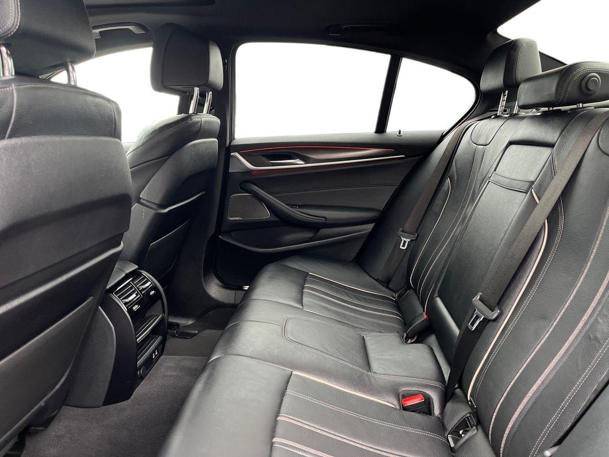 BMW 5 Series Photo 3