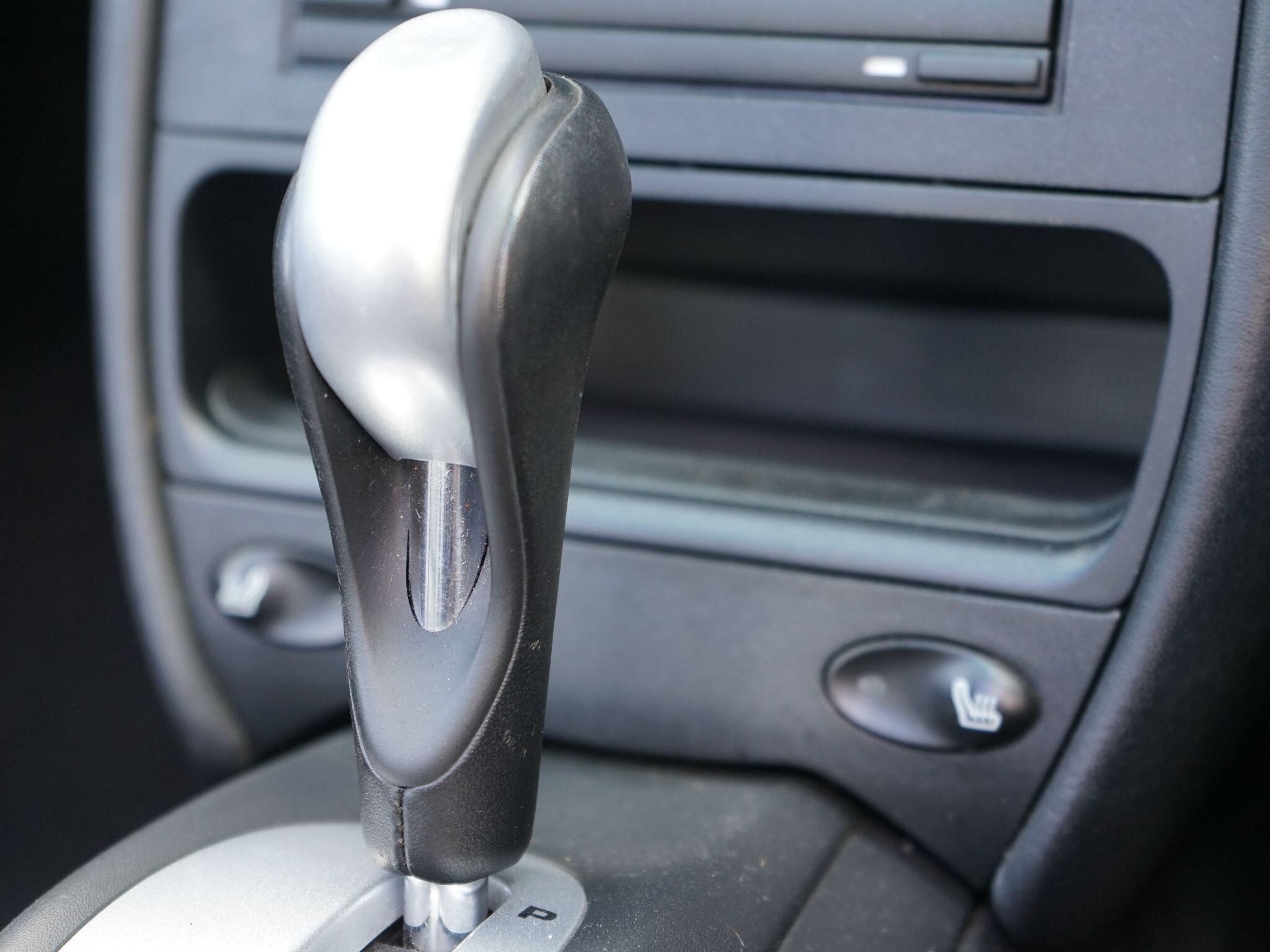 Porsche 911 3.6 996 Turbo Coupe 2dr Petrol Tiptronic S AWD (339 g/km, 414 bhp) — photo 20