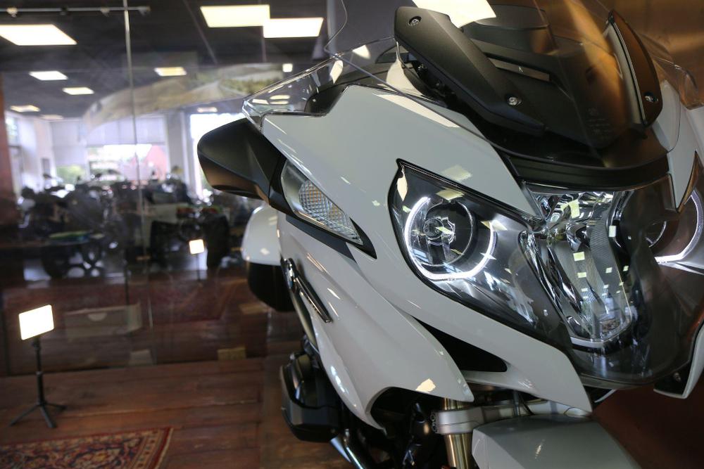 BMW R 1200 RT Photo at-4b8672410d594a77b2d5e05703cdc3a2.jpg