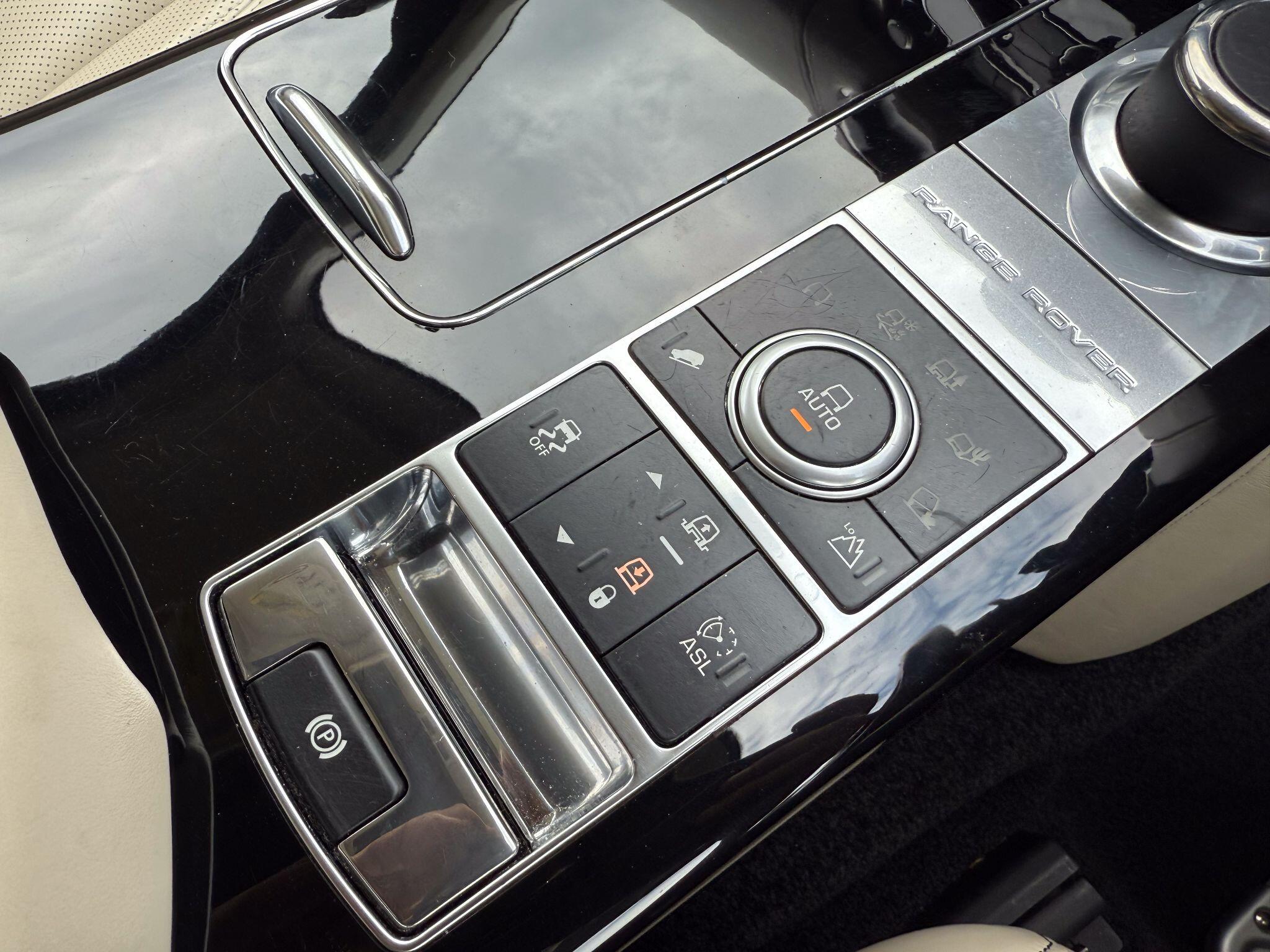 Land Rover Range Rover 4.4 SD V8 Autobiography Auto 4WD Euro 5 5dr — photo 35