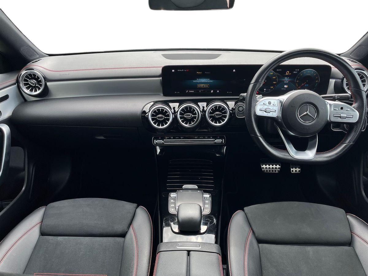 Mercedes-Benz CLA Photo 9