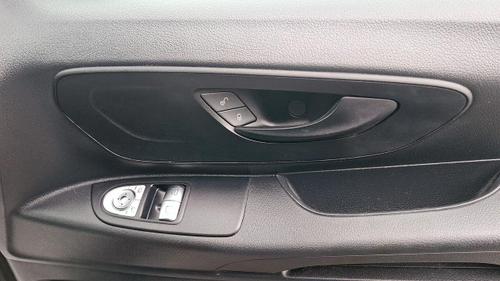 Mercedes-Benz Vito Photo at-4ba82d69e04d4c598774e30370ede22c.jpg