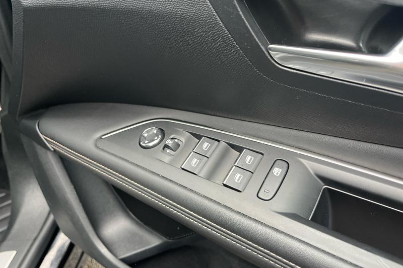 Used Peugeot 3008 KS23NTC 26
